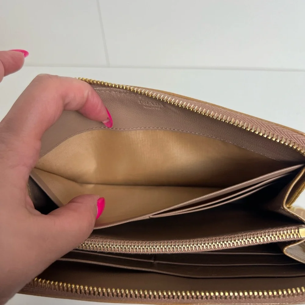 PRADA WALLET - Picture 7 of 8